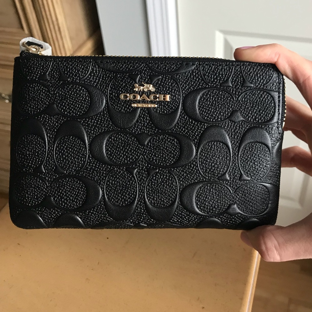 Coach Wristlet 💐
